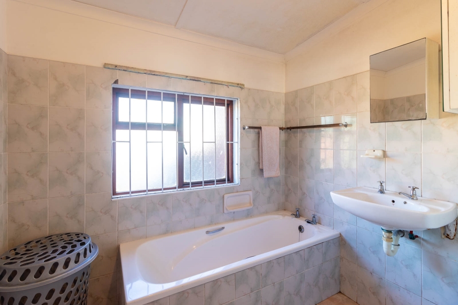 3 Bedroom Property for Sale in Boknesstrand Eastern Cape